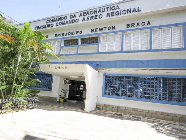 Aeronáutica expõe servidores de colégio ao contato com o Covid-19 ...