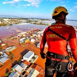 RS, BRASIL- 5.5.2024 - Operação de resgate com o helicóptero do Corpo de Bombeiros na Região Metropolitana